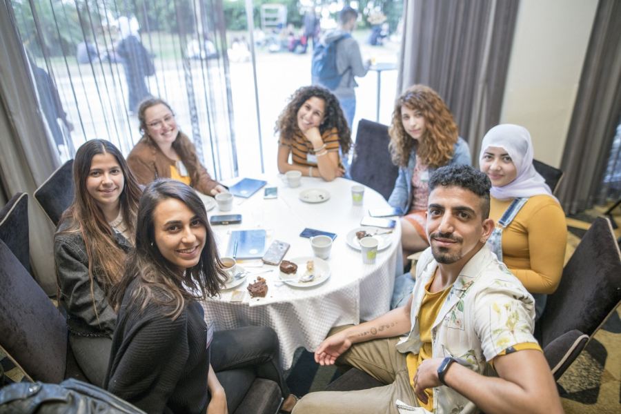  20,000 شيكل لمدة ثلاث السنوات الدراسية اللقب الأول